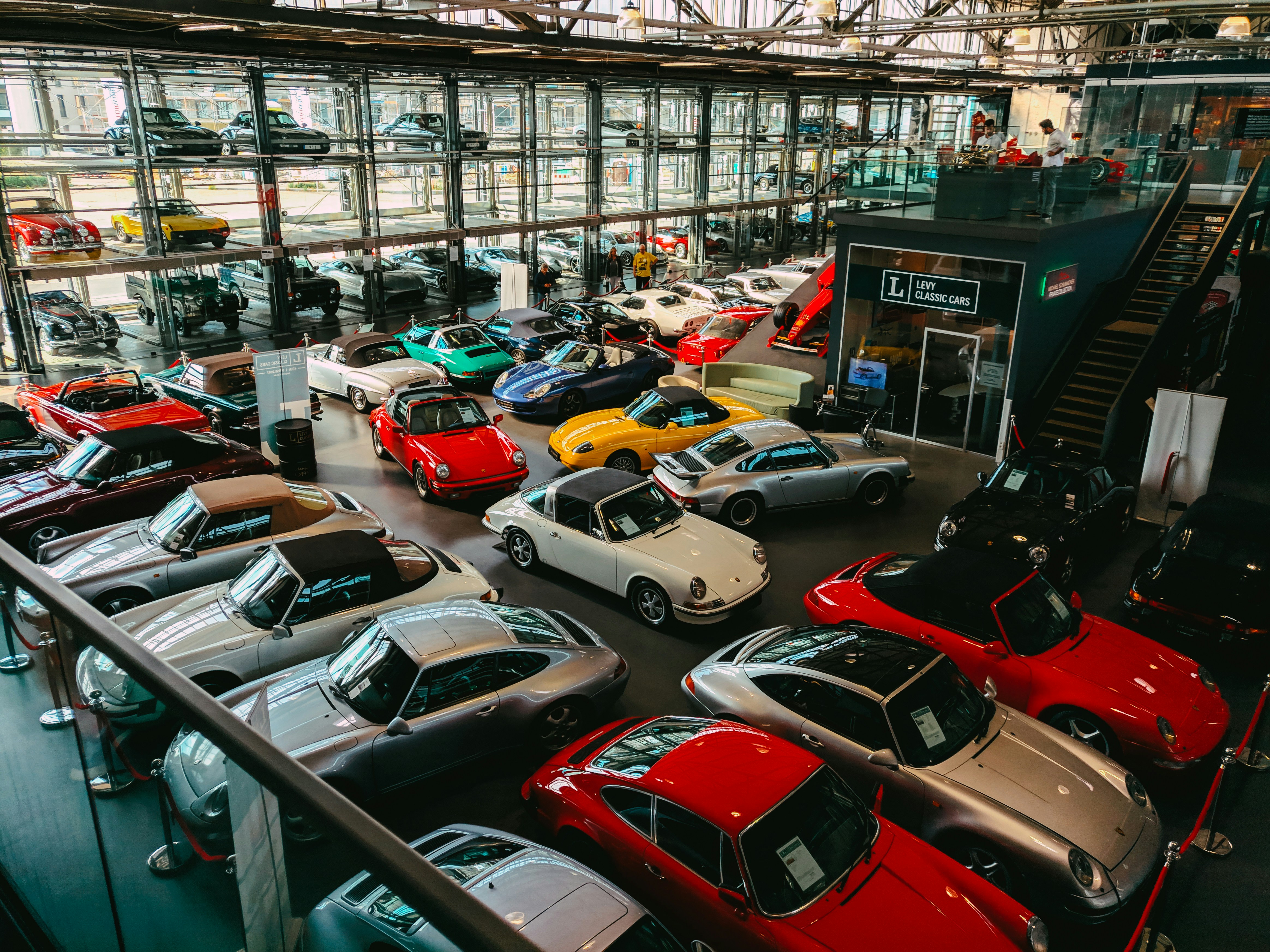 Neue Autos Autohaus